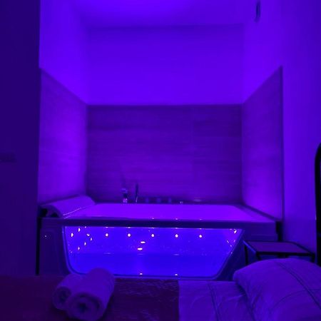 Maris Suite - Appartamento Con Vasca Idromassaggio Alghero Bagian luar foto